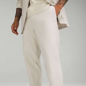LULULEMON | Men’s New Venture Trouser *Twill Fabric - Light Grey - Sz Medium